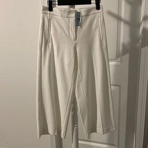 Brand:Ann Taylor,Size:00,Color:white,Capris .new with tag.